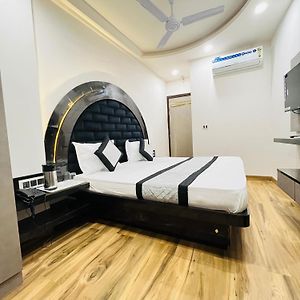 Hotel Red Stone Inn Walkable From New Delhi Railway Station